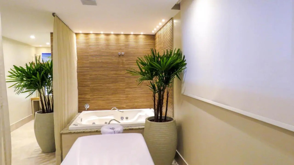 Lefel Hotel