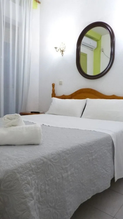 HOSTAL CANDELEDA