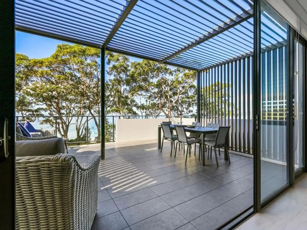 Beachfront Luxury by Experience Jervis Bay