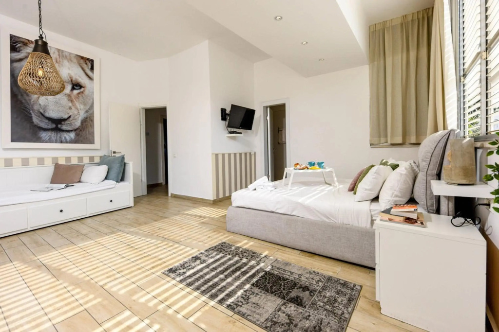 Great 3 Bedroom Apartment in The Heart of Tel Aviv