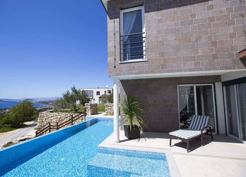 Royal Villa