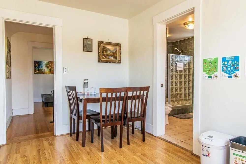 Large and Bright 3 Bedroom With Room For 7