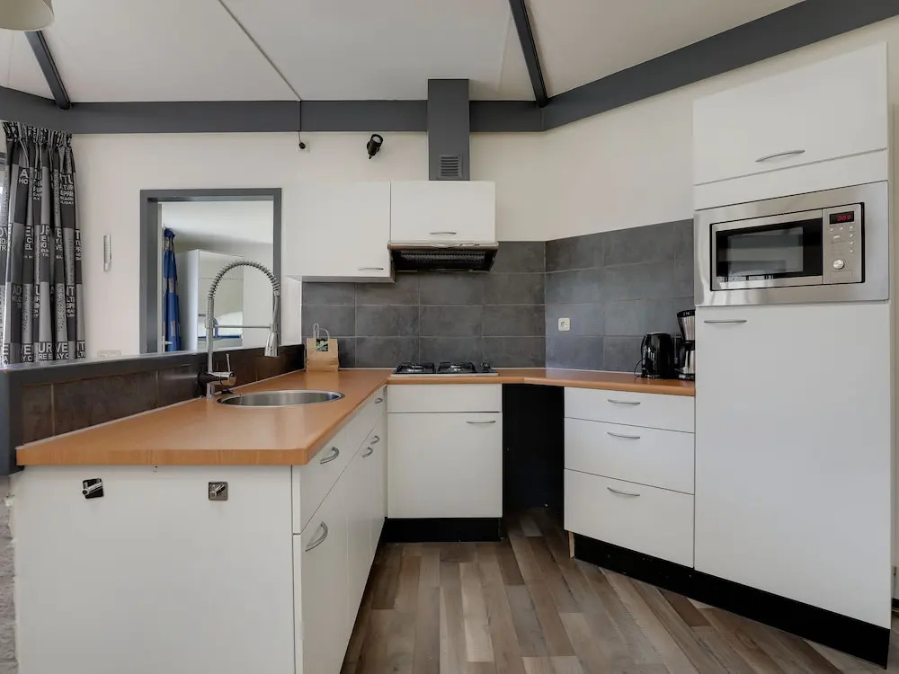 Cozy Bungalow in Harderwijk With a Shared Pool