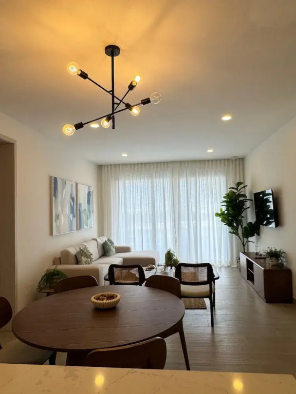 4 Guest 2 Bedrooms Balcony and Shared Pool