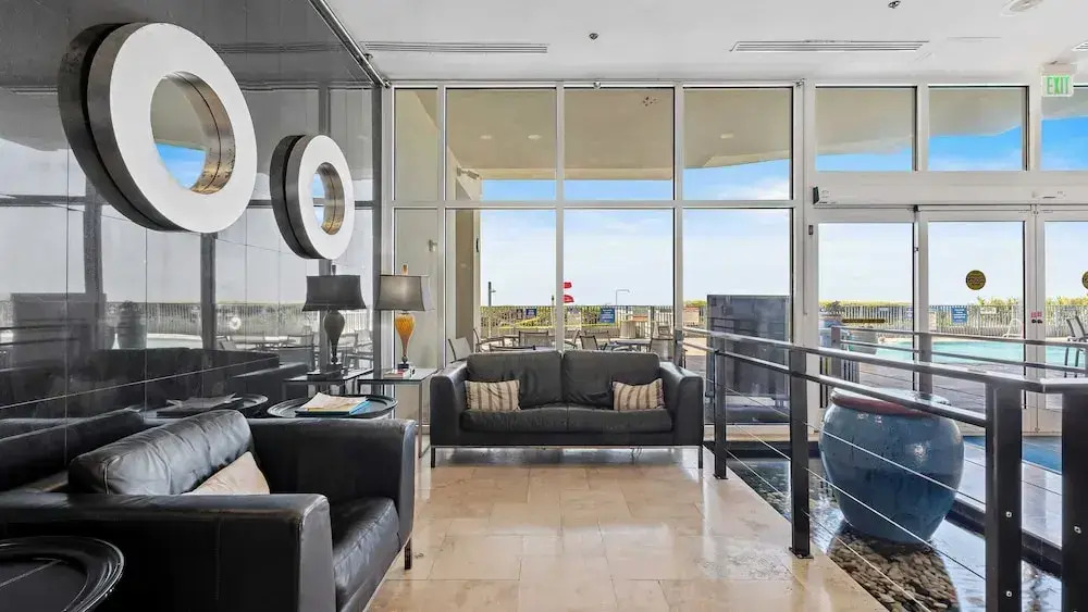 2 Beachfront Condos BBQ Balconies, Resort Pool, Hot Tub + Direct Beach Access