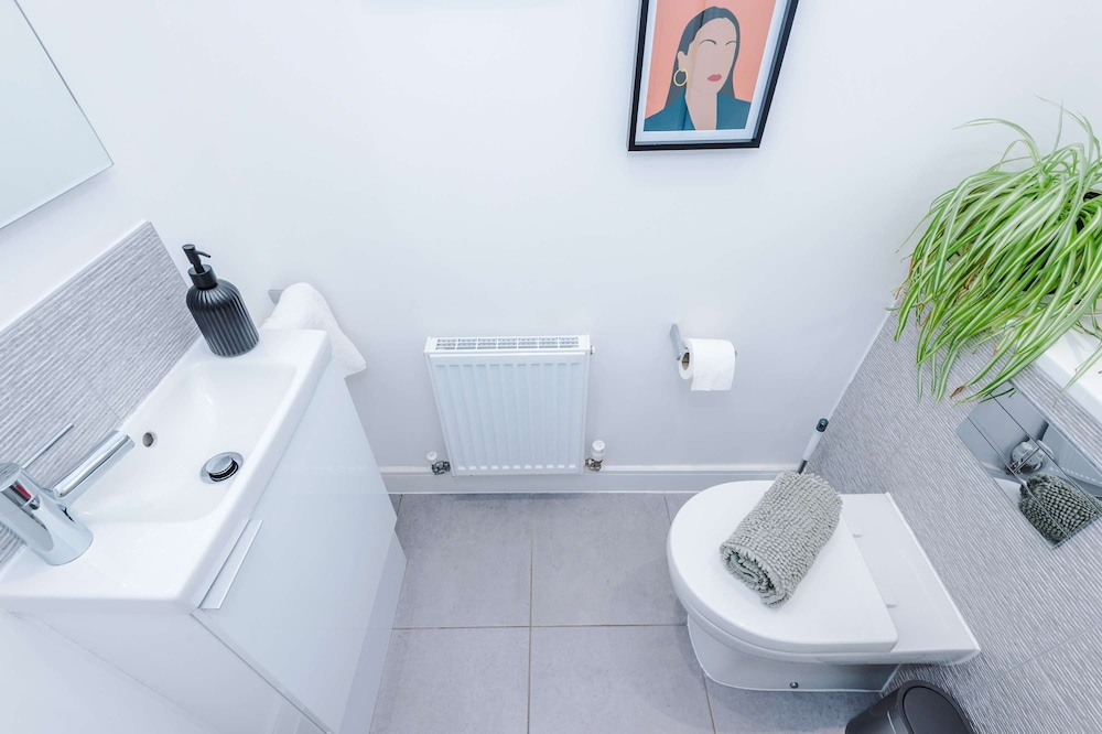 Spacious 2 Bed Perfect for Couples With Parking