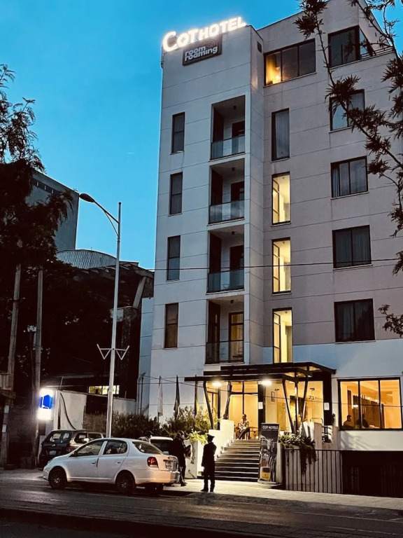 Cot Hotel