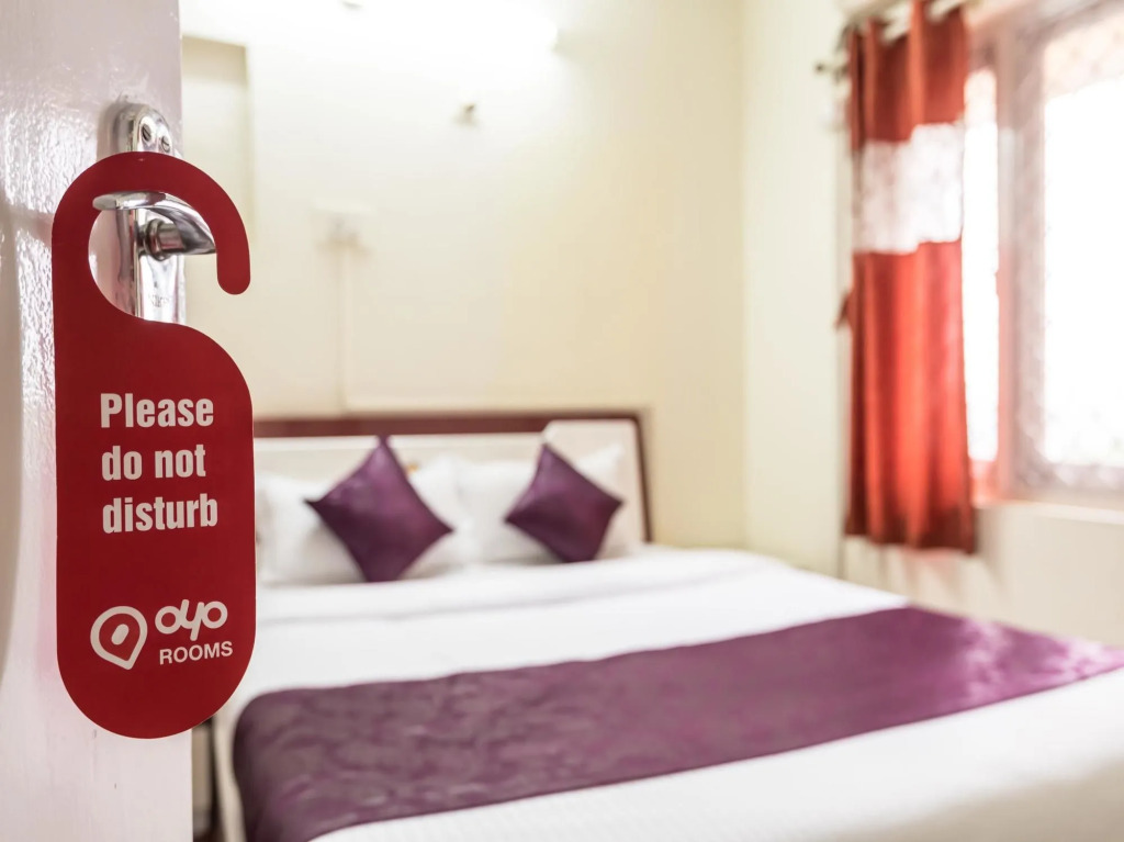OYO Apartments Malad Raheja Complex Road