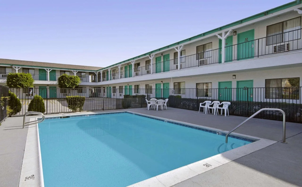 Highland Inn - San Bernardino