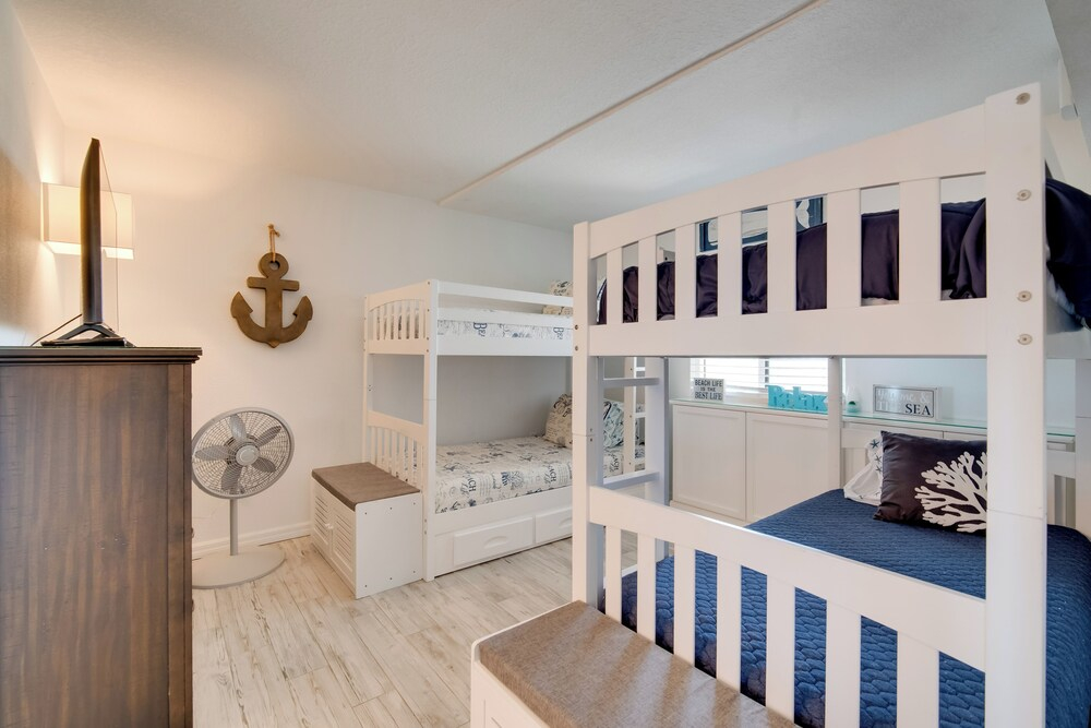 Private Beach Access & Gulf Views: Hudson Condo!