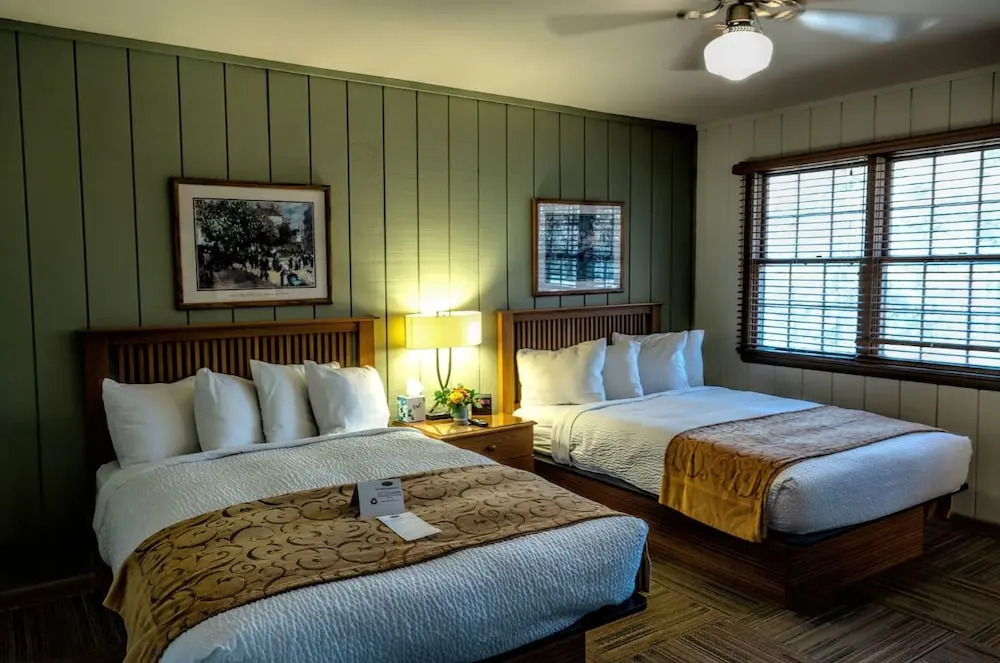 POSTOAK Lodge and Retreat