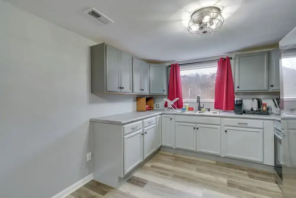 Comfy Kingsport Apartment - Walk to Brewery!