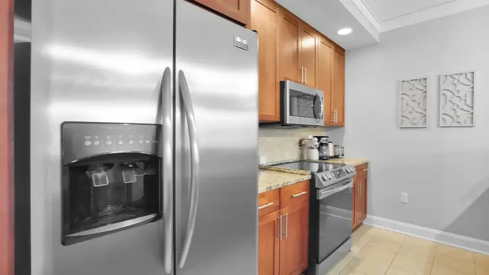 Sleeps 28 4 Suites in Walkable Historic District The Juliette by Avantstay