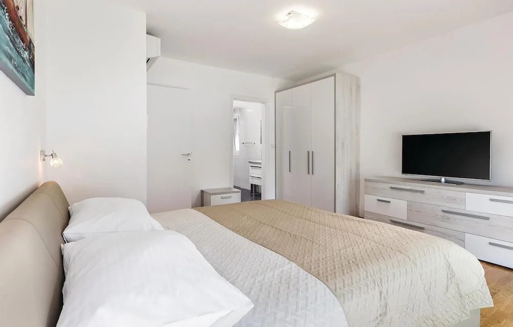 Nice Home in Pula With Wifi and 4 Bedrooms