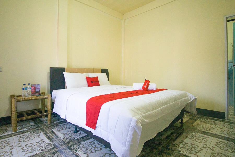 RedDoorz @ Mawun Street Kuta