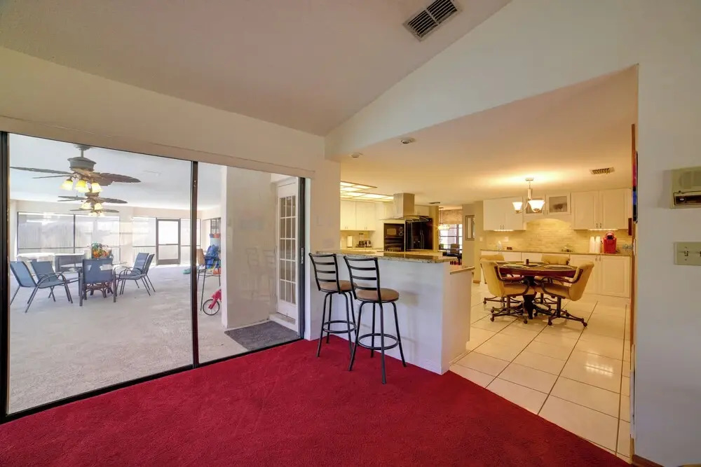 Relaxing Tampa Abode w/ Screened Lanai & Pool
