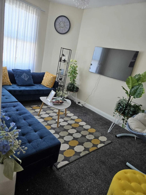 Charming Wolverhampton Apartment with Private Entrance