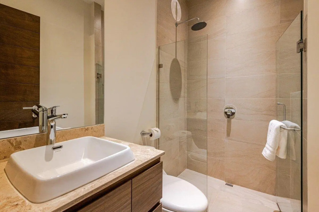 Elegante Condo, con alberca, zona Tezal