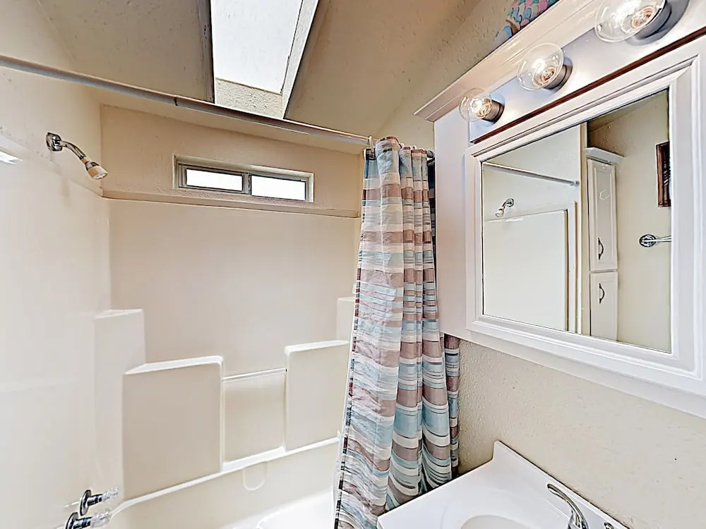 819 Port Isabel - 2 Br Cottage