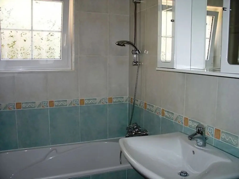 Villa - 4 Bedrooms with Pool, WiFi and Sea views - 107933