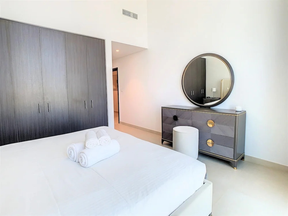 Stunning Apt with Balcony - Dubai Mall access