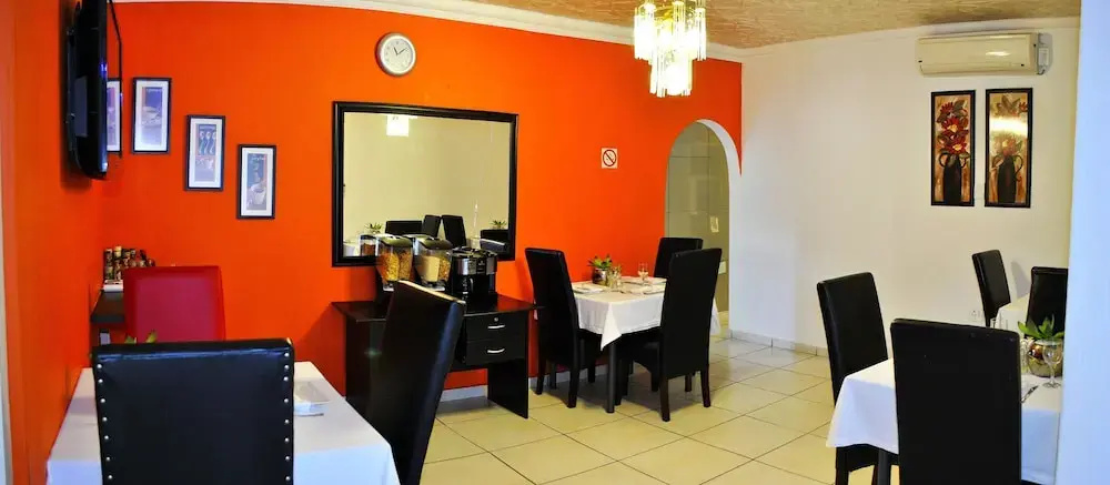 Lapologa Bed & Breakfast