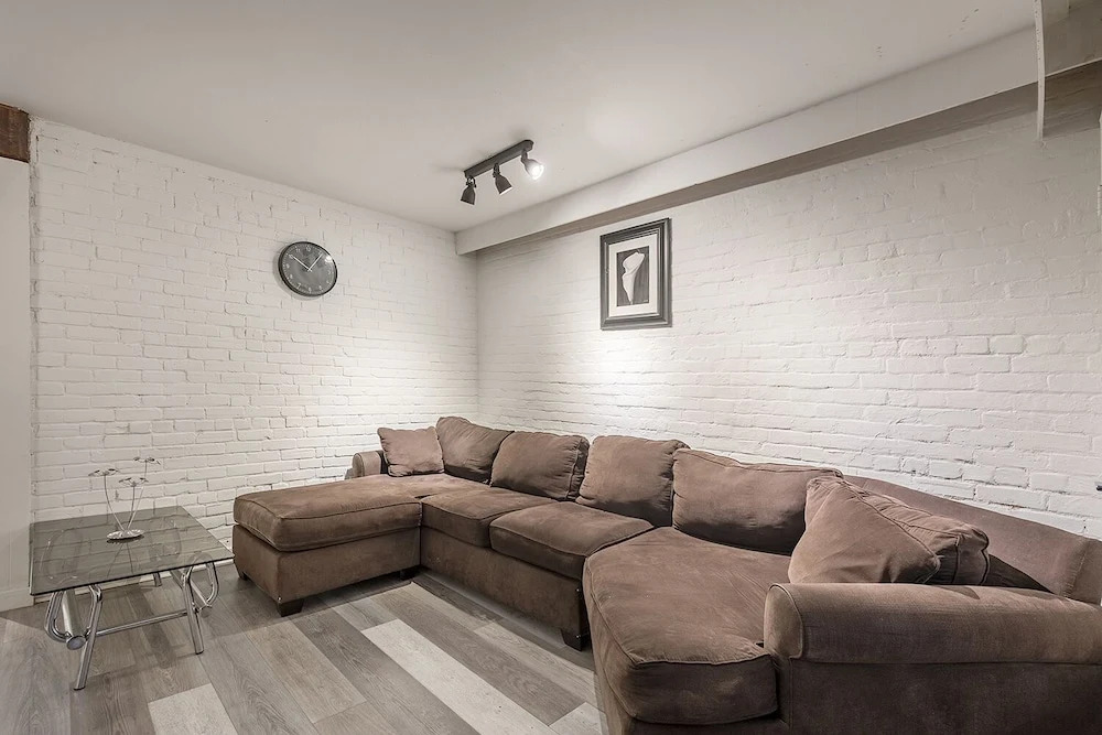 1BR APT in the HEART of Downtown