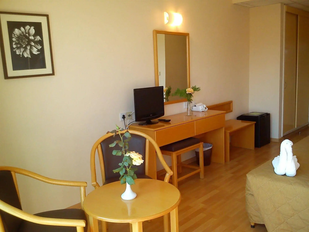 Natura Beach Hotel And Villas