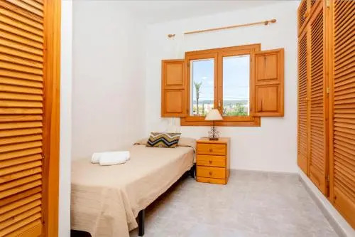 Villa in Playa D´en Bossa sleeps 9