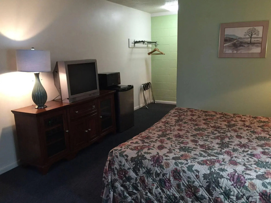 Amenity Motor Inn