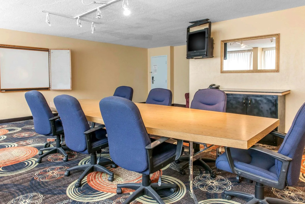 Quality Inn Conference Center Logansport