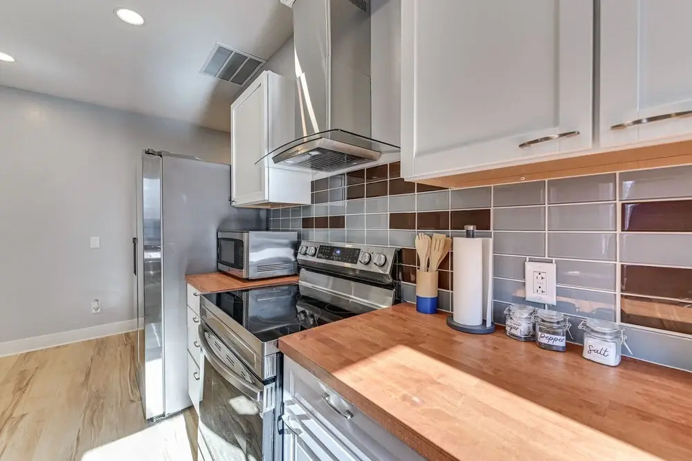 7 Mi to Louisville: Pet-friendly New Albany Home