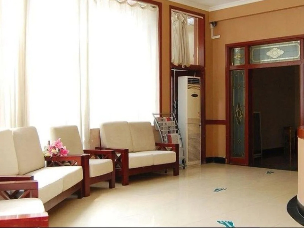 Greentree Inn Shandong Jinan Shanda Road Technology Markets Business Hotel