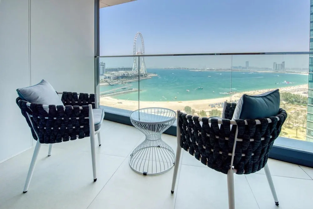 Werova - Sea View 3BR with Hotel Facilities Access
