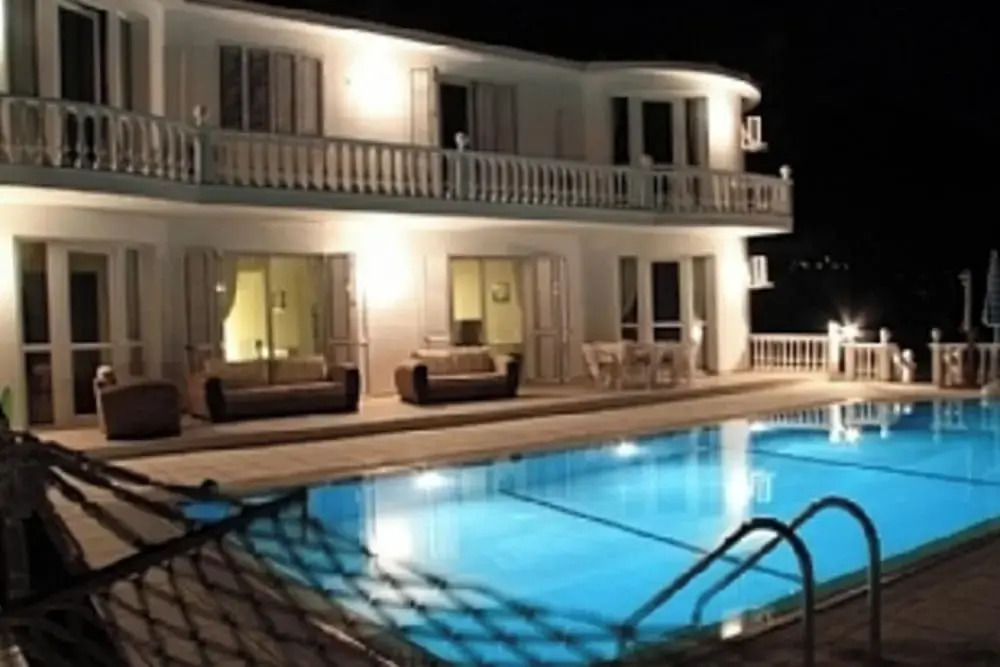 Villa - Sleeps 14 - Private Pool - Cinema Room