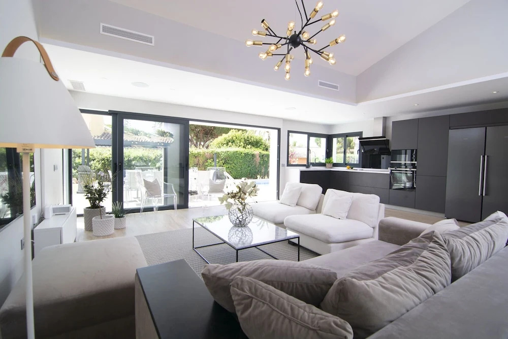 MAR - Luxury Villa Marbesa 400 meters to beach