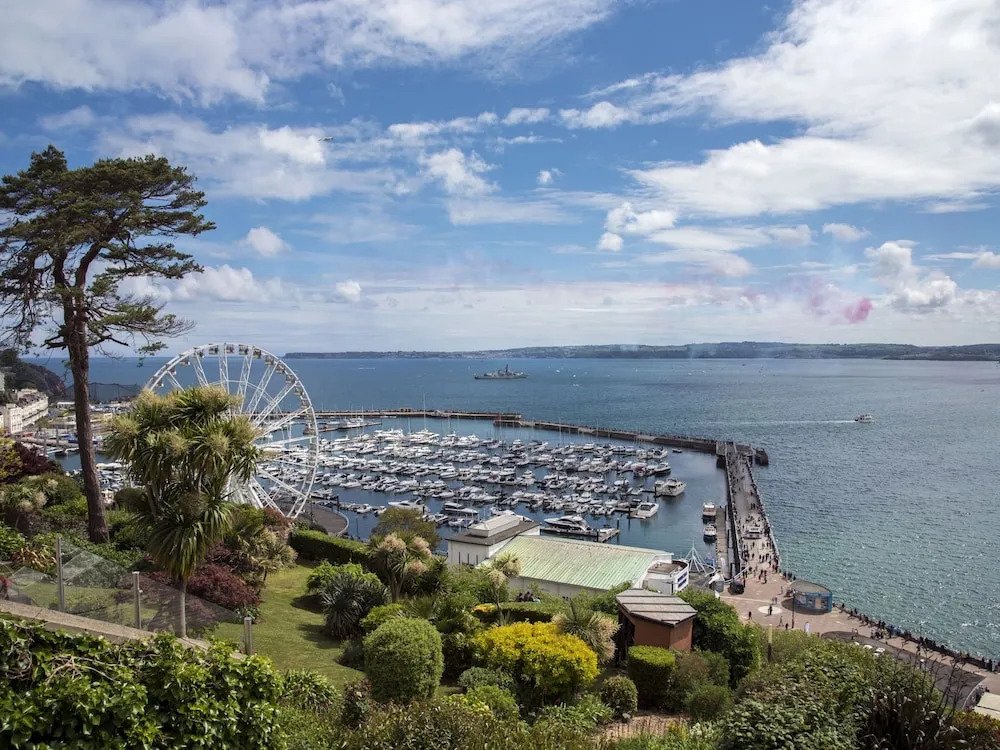 Beautiful Apartment in Torquay With Sea View