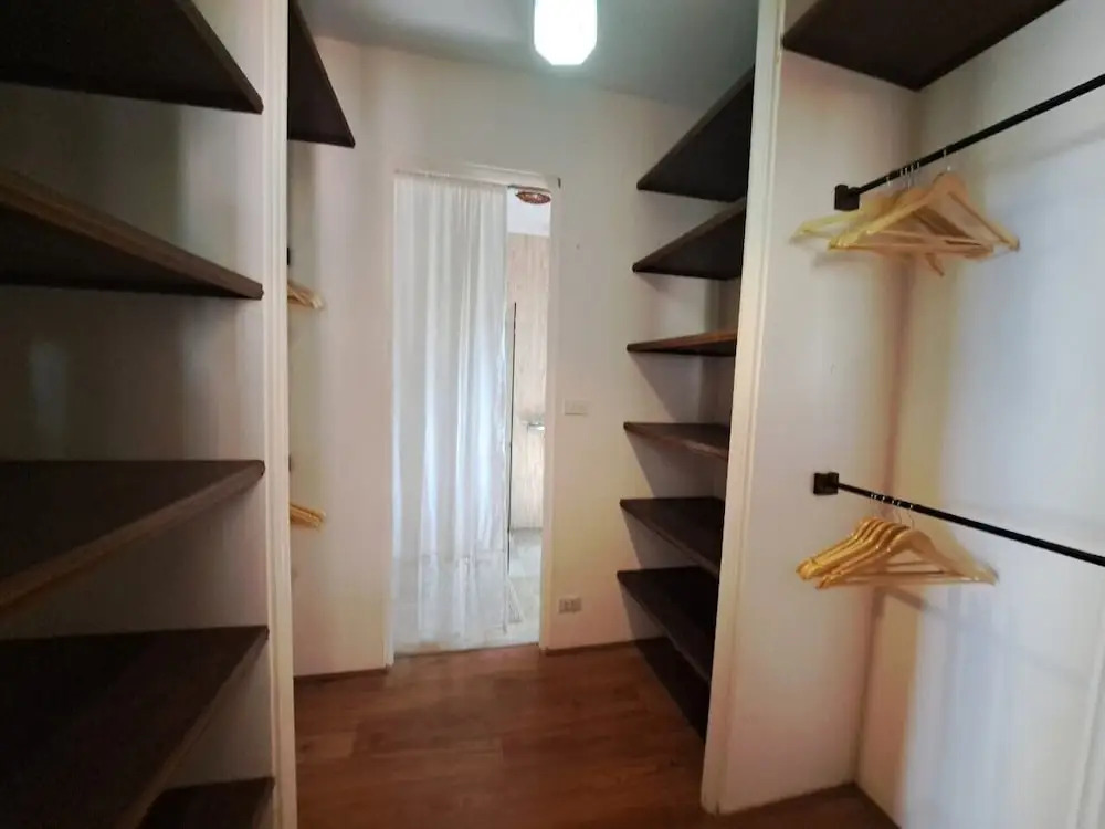 Lauras Guest House-adult only