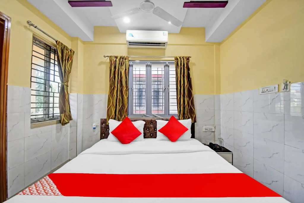 OYO Flagship 80558 Nirwana Gust House Newtown