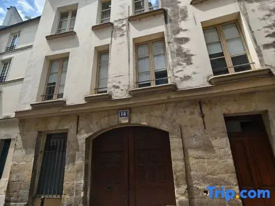 Notre Dame 3-Min Walk-Elegant Studio