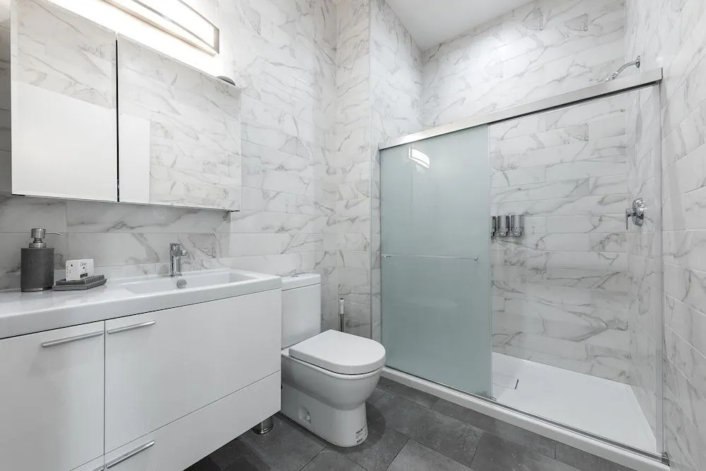 Huge Stylish 3 BR Loft Cobblestone St Next to NYC