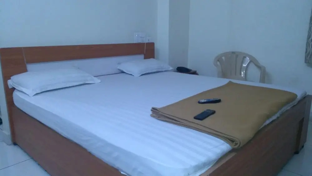 Iroomz Murgan Residency