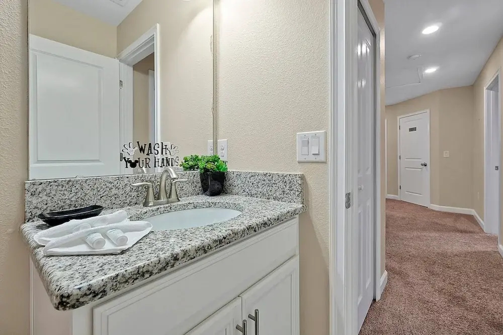 5424 Solterra Circle, Davenport,5beds