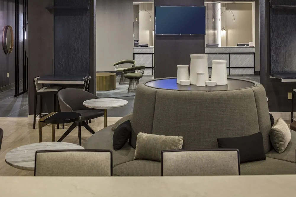 DoubleTree by Hilton Boston Logan Airport Chelsea