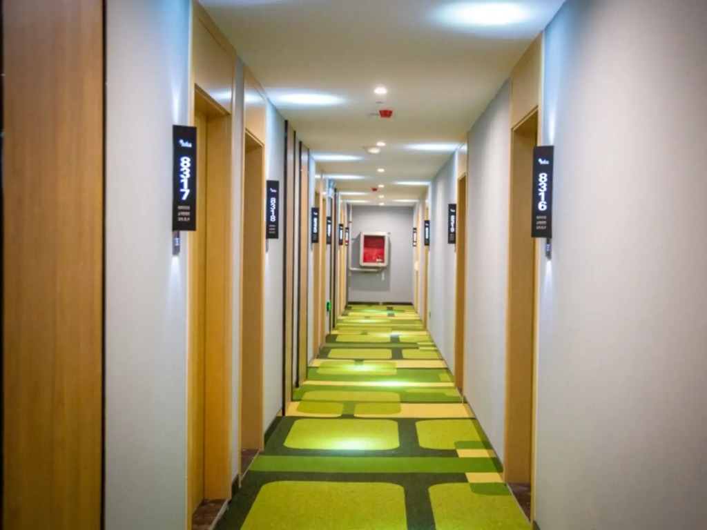 Vatica Hotel Huainan Erzhong Xihu Chuntian