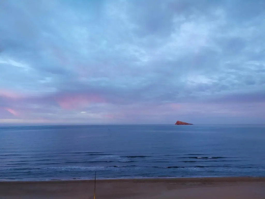 Luminoso Apartamento en Primera Línea de Playa