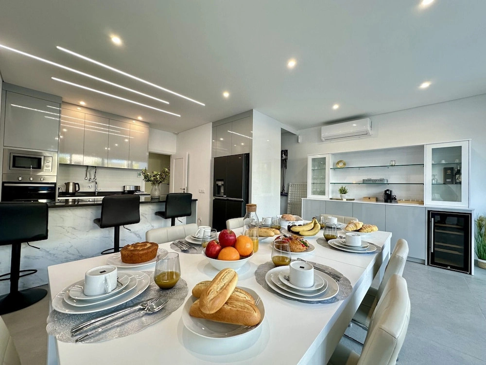Quarteira Deluxe With Pool by Homing