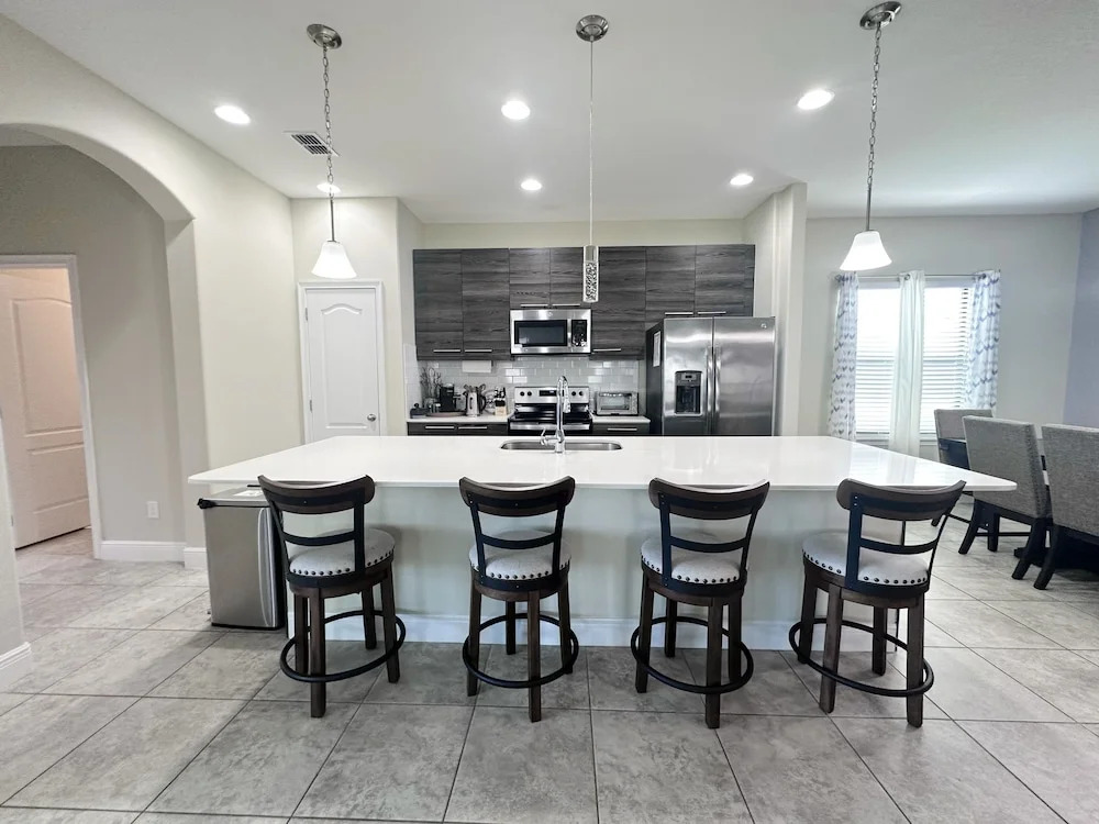 Balmoral Resort-162kb 4 Bedroom Home by RedAwning