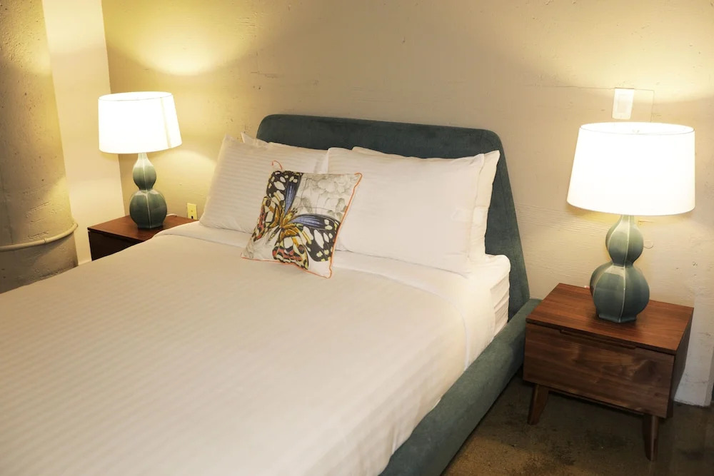 Downtown Lofty Suites