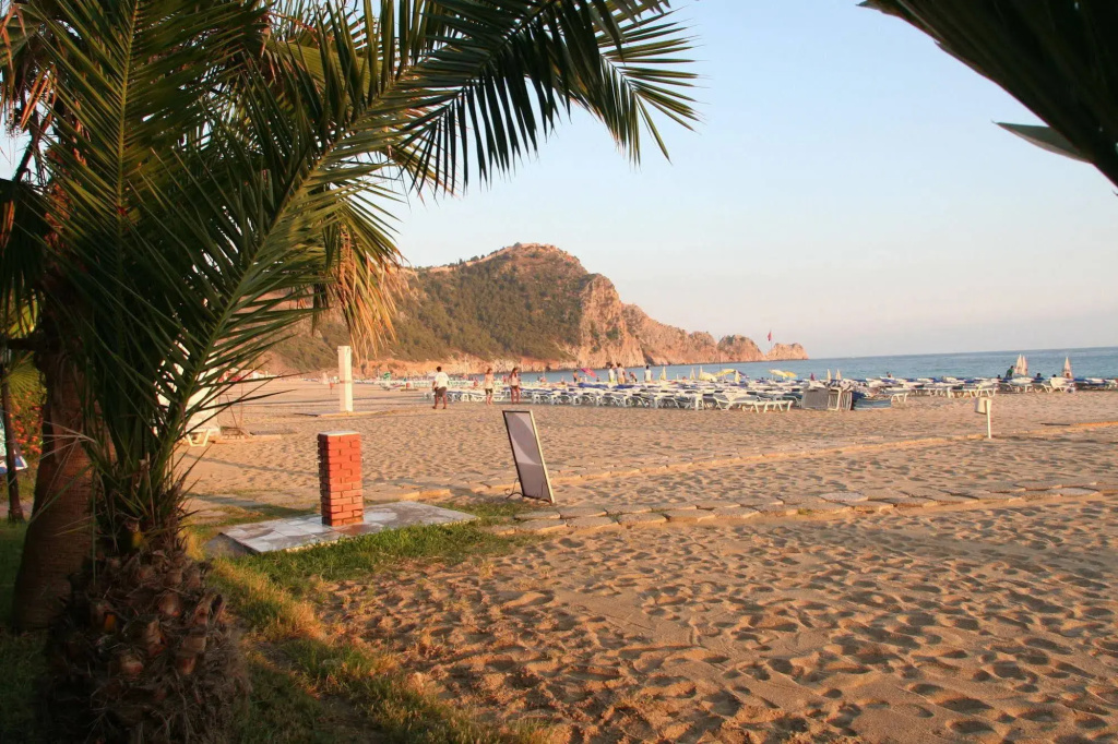 Elysee Beach Hotel